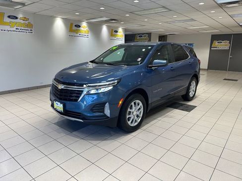 Used 2024 Chevrolet Equinox LT w/ LPO, Floor Liner Package AWD/4WD image 2
