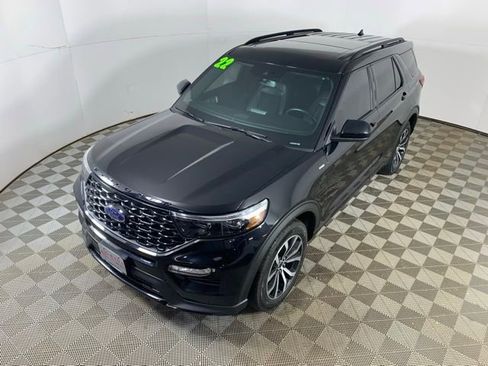 Used 2022 Ford Explorer ST-Line w/ Class IV Trailer Tow Package image 9