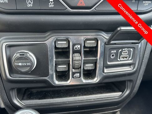 Used 2021 Jeep Wrangler Unlimited Freedom Edition image 9