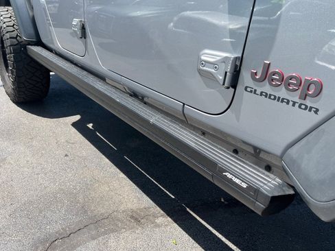 Used 2020 Jeep Gladiator Rubicon AWD/4WD image 38
