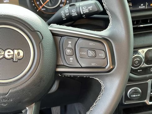 Used 2025 Jeep Wrangler Unlimited Sport AWD/4WD image 29