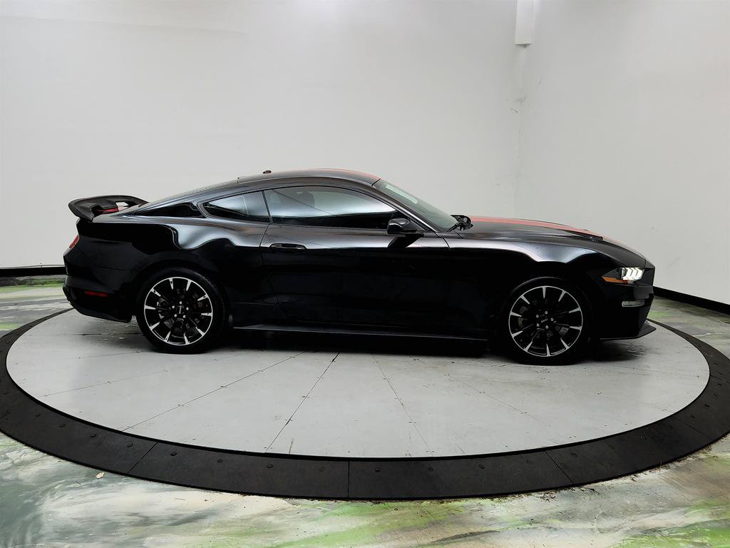 Used 2020 Ford Mustang Coupe RWD image 4