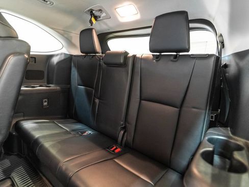 Used 2023 Toyota Highlander XLE FWD image 34