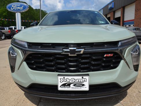 Used 2024 Chevrolet Trax RS FWD image 5