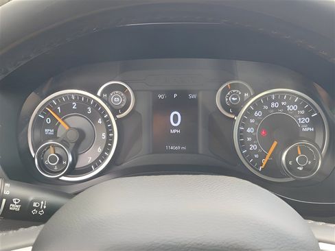 Used 2019 RAM 1500 Big Horn AWD/4WD image 9