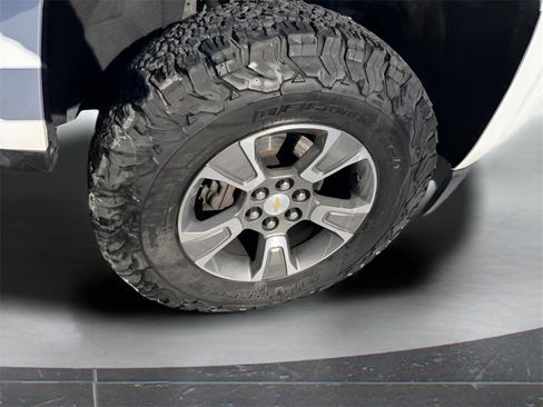 Used 2017 Chevrolet Colorado Z71 image 14