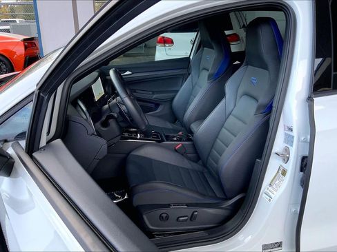 Used 2024 Volkswagen Golf R image 8