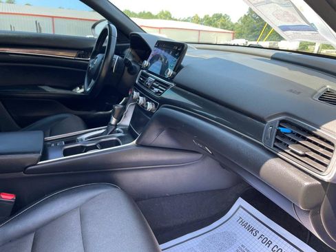 Used 2018 Honda Accord Sport image 17