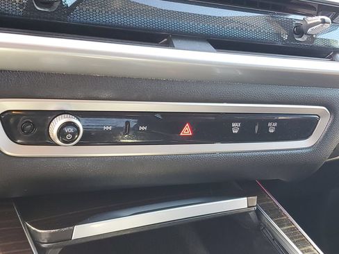 Used 2025 BMW X7 xDrive40i w/ Premium Package AWD/4WD image 22