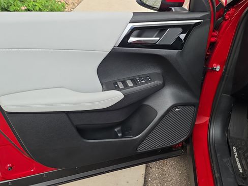 New 2026 Mitsubishi Outlander SE FWD image 10