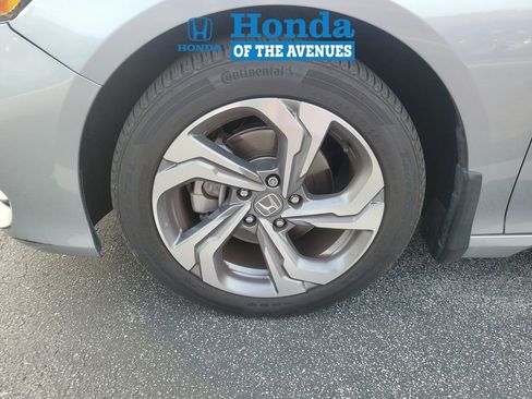 Used 2020 Honda Accord EX image 4