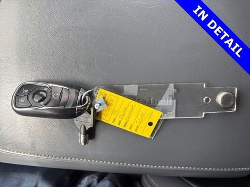 Used 2019 Buick Enclave Essence FWD image 22