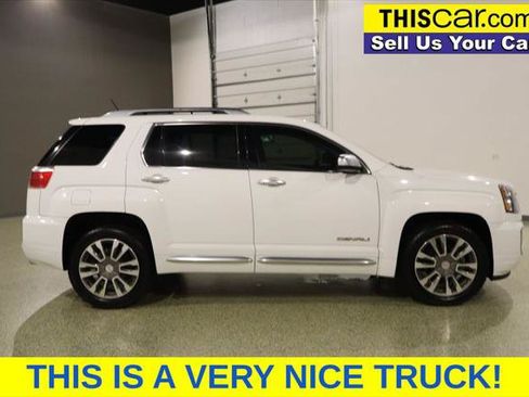 Used 2017 GMC Terrain Denali w/ Cargo Package FWD image 9