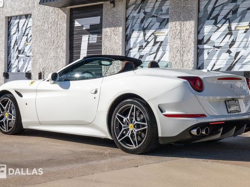 Used 2016 Ferrari California T image 10