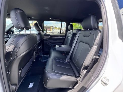 New 2026 Jeep Grand Cherokee Limited AWD/4WD image 15