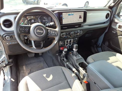 Used 2024 Jeep Wrangler Unlimited AWD/4WD image 22