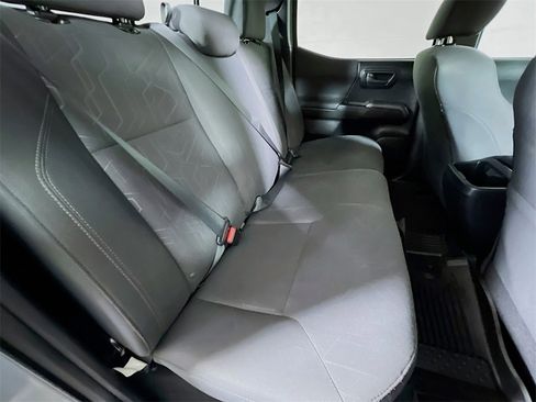 Used 2018 Toyota Tacoma TRD Off-Road image 23