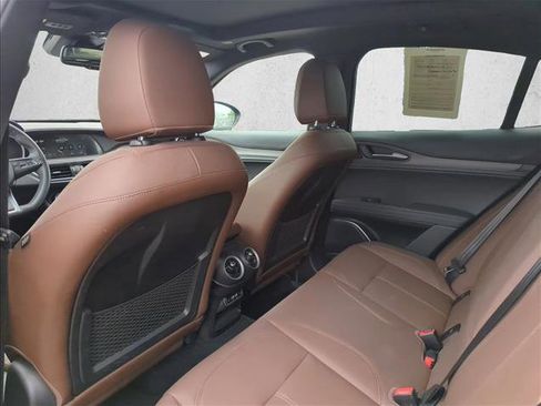 Used 2022 Alfa Romeo Stelvio Ti image 19