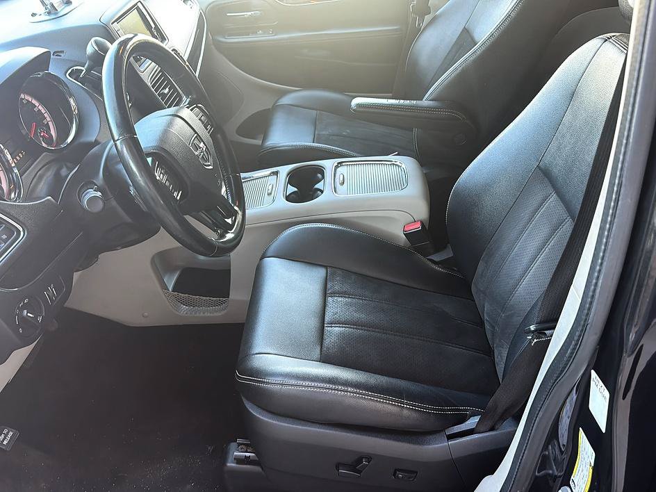 Used 2019 Dodge Grand Caravan SXT FWD image 17
