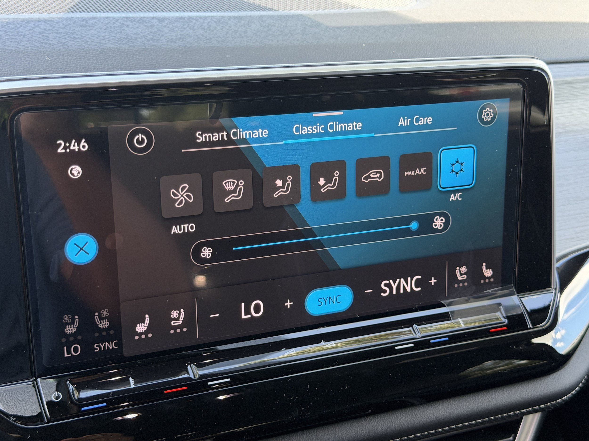 New 2026 Volkswagen Atlas Cross Sport SE FWD image 26