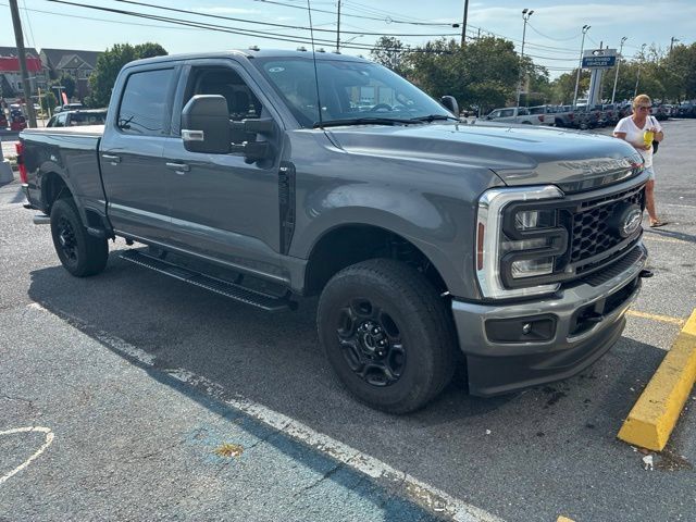 Used 2024 Ford F250 XLT w/ XLT Premium Package AWD/4WD image 4