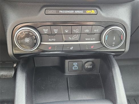 Used 2022 Ford Escape SE w/ Cold Weather Package image 19