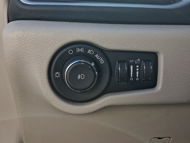 Used 2017 Chrysler Pacifica Touring-L FWD image 21