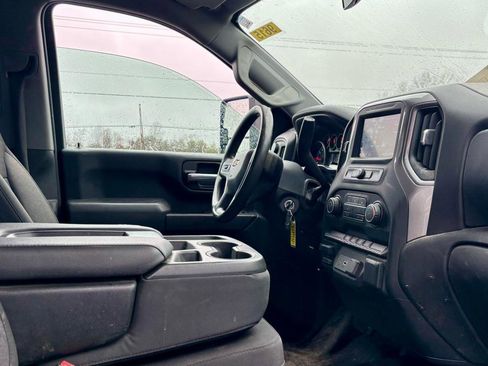 Used 2021 Chevrolet Silverado 2500 W/T w/ WT Convenience Package image 9