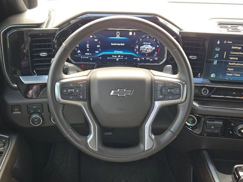 Used 2023 Chevrolet Silverado 1500 RST AWD/4WD image 19