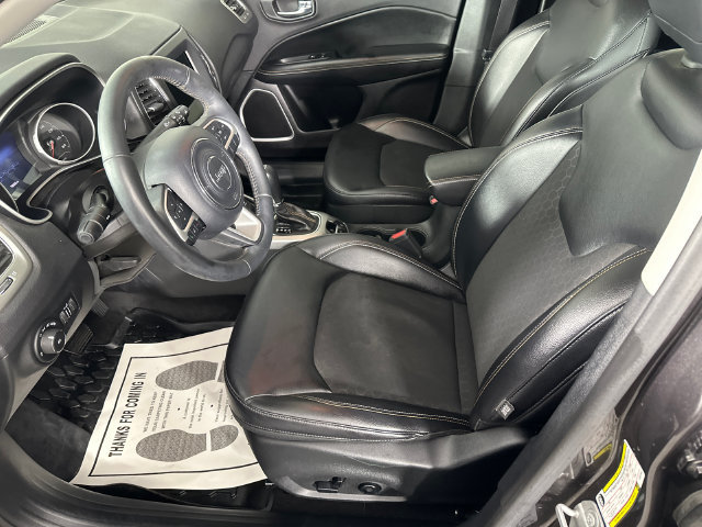 Used 2017 Jeep Compass Latitude w/ Popular Equipment Group AWD/4WD image 4