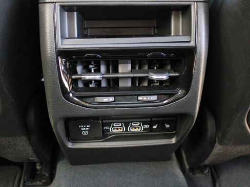 Certified 2023 Jeep Grand Cherokee Limited AWD/4WD image 28