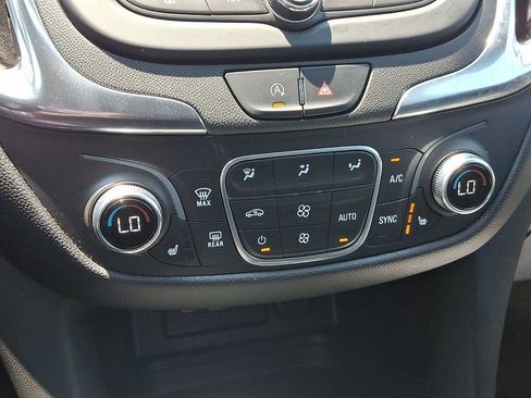 Certified 2022 Chevrolet Equinox LT FWD image 17