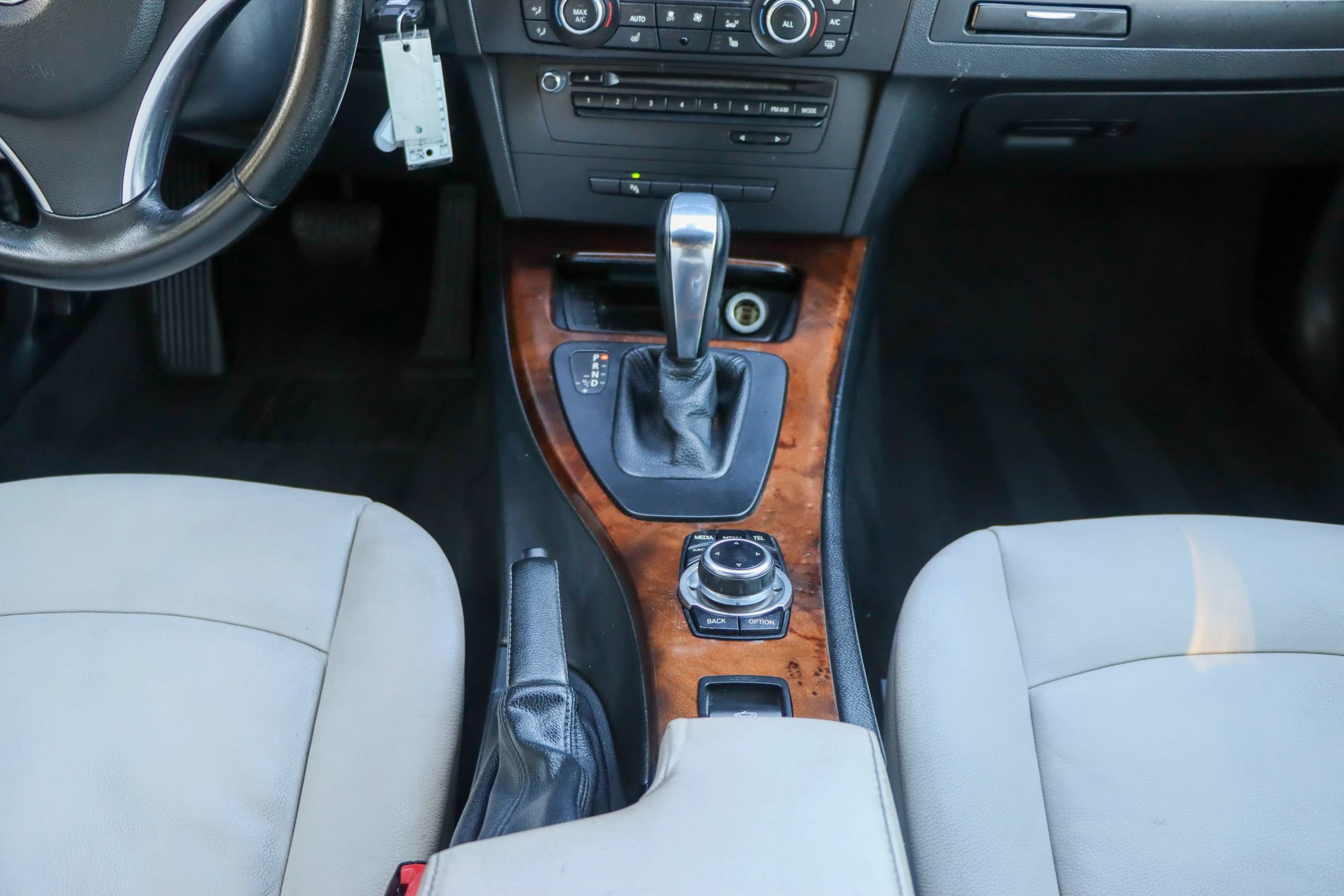 Used 2013 BMW 328i Convertible RWD image 31