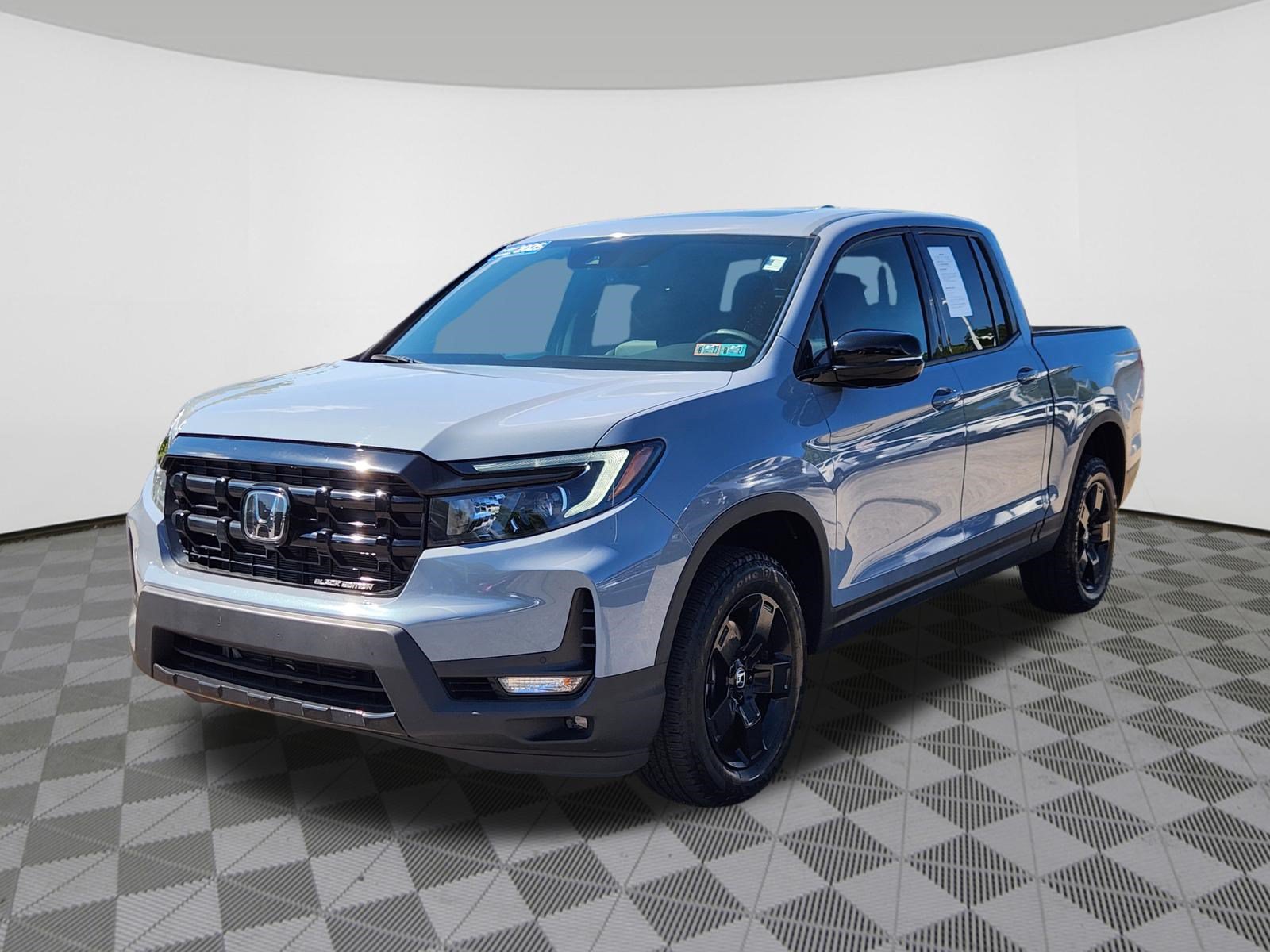 Certified 2025 Honda Ridgeline Black Edition image 2