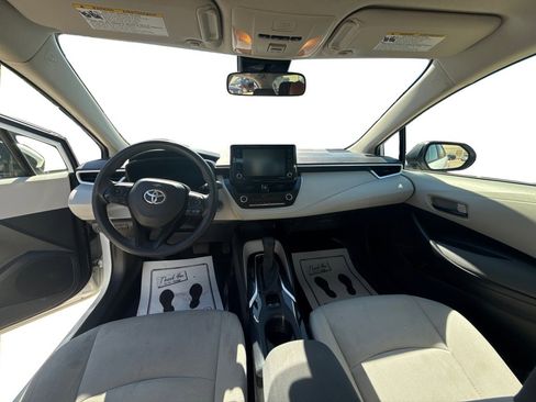Used 2022 Toyota Corolla LE FWD image 29