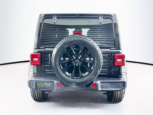 Used 2025 Jeep Wrangler Unlimited Sahara w/ Safety Group AWD/4WD image 7