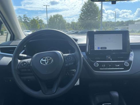 Used 2026 Toyota Corolla LE FWD image 11