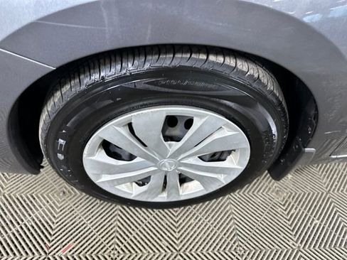 Used 2020 Nissan Versa S image 10