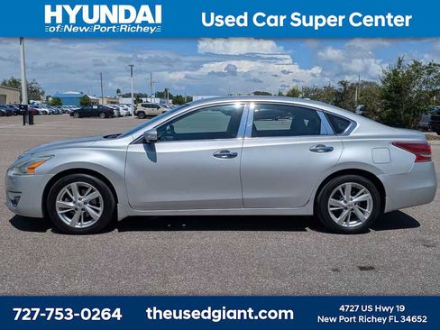 Used 2013 Nissan Altima 2.5 SL FWD image 2
