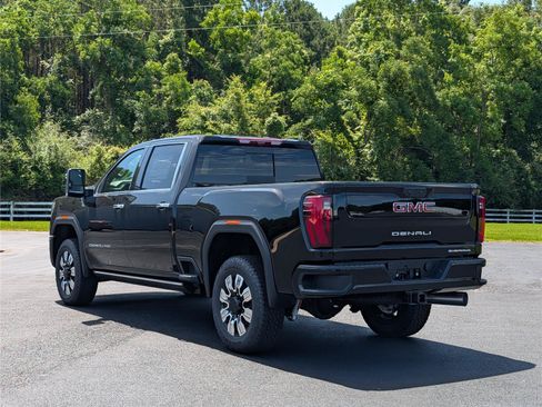 New 2026 GMC Sierra 2500 Denali w/ Denali Reserve Package AWD/4WD image 3