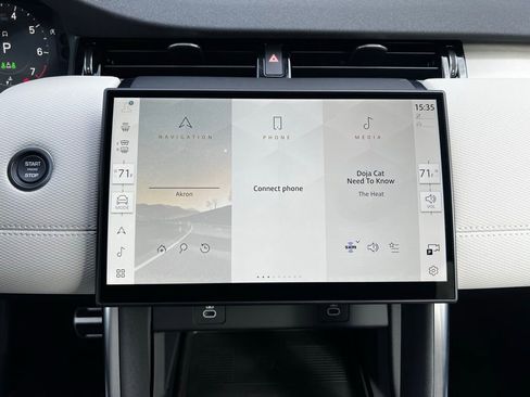 New 2025 Land Rover Discovery Sport Dynamic SE image 21