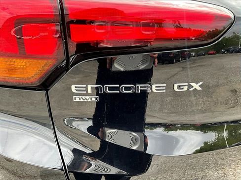Used 2025 Buick Encore GX Preferred AWD/4WD image 26
