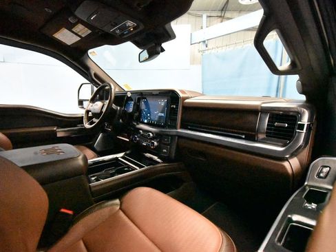 Used 2025 Ford F250 King Ranch w/ Chrome Package image 28