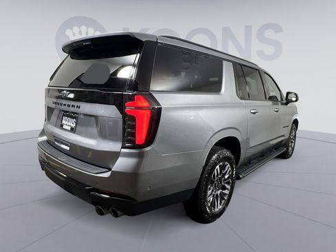 Used 2025 Chevrolet Suburban Z71 AWD/4WD image 11