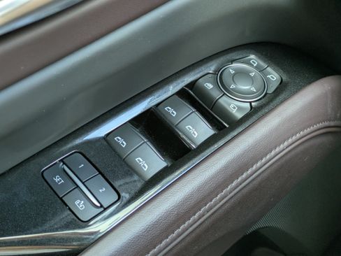 Used 2024 Cadillac Escalade ESV Sport Platinum w/ LPO, ONYX Package AWD/4WD image 24