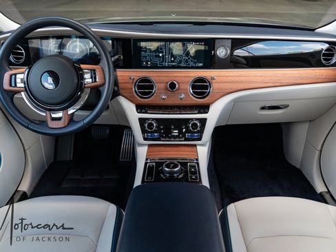 Used 2024 Rolls-Royce Spectre w/ Spectre Launch Package image 12