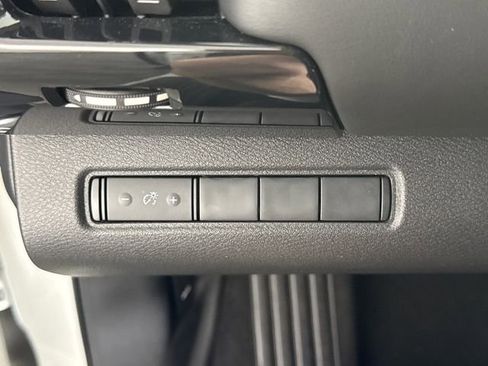 Used 2024 Nissan Pathfinder S AWD/4WD image 30