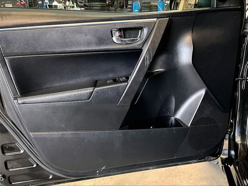 Used 2015 Toyota Corolla S FWD image 9