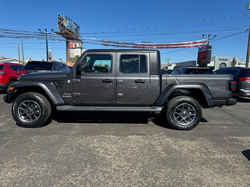 Used 2020 Jeep Gladiator Overland w/ Cold Weather Group image 2