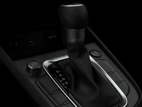 Certified 2023 Hyundai Kona SEL AWD/4WD image 17